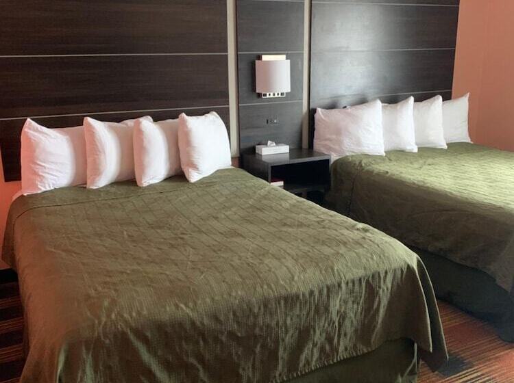 Отель Regency Inn & Suites Faribault