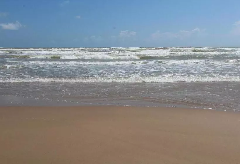 Отель Royale Beach And Tennis Club