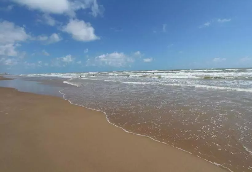 Отель Royale Beach And Tennis Club