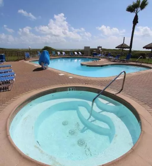 Отель Royale Beach And Tennis Club