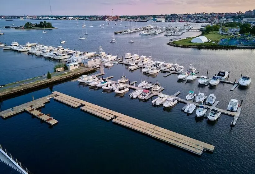 فندق Seaport Resort And Marina