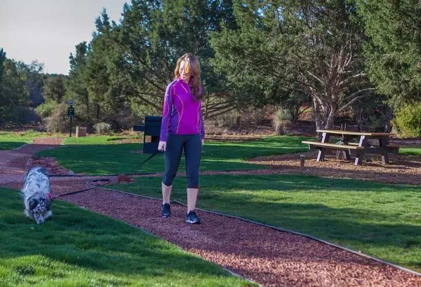 هتل Sedona Real Inn & Suites