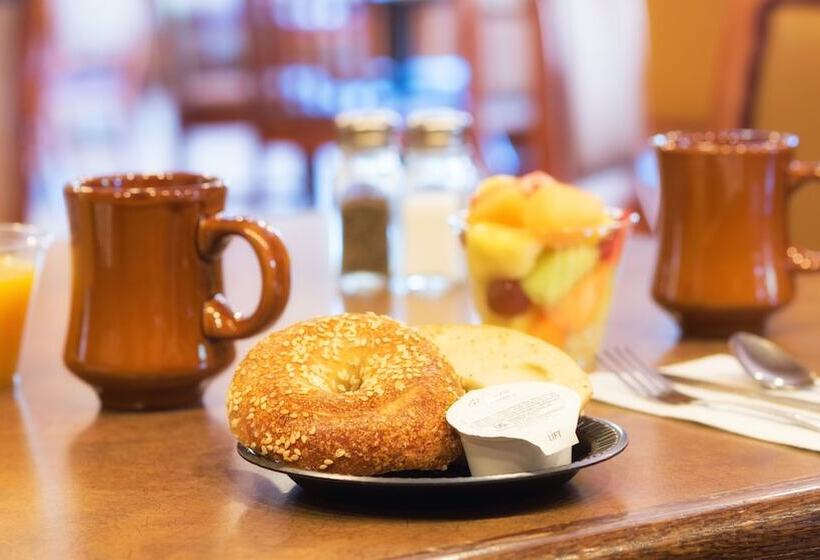 Отель Sedona Real Inn & Suites