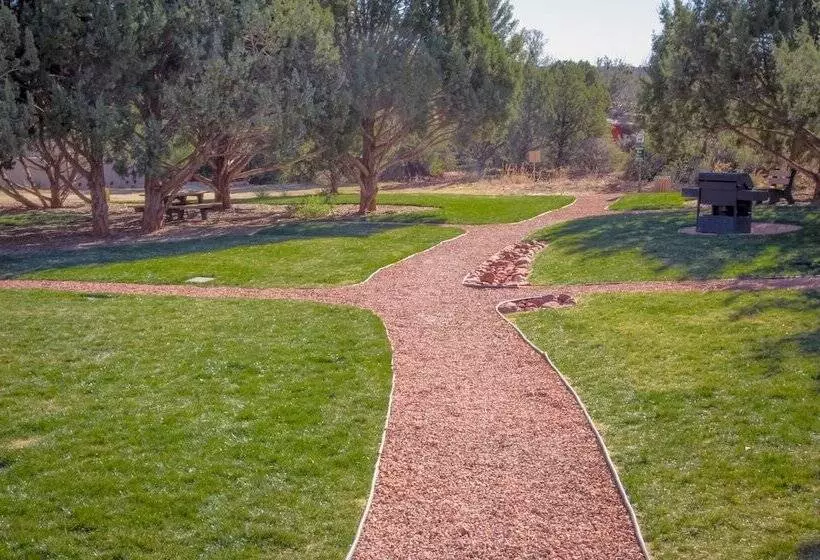 هتل Sedona Real Inn & Suites