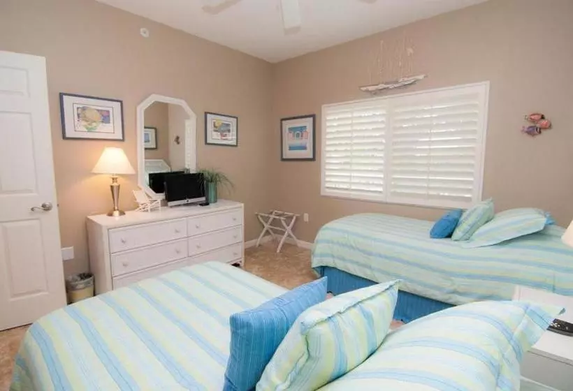 Shell Island Beach Club #7b