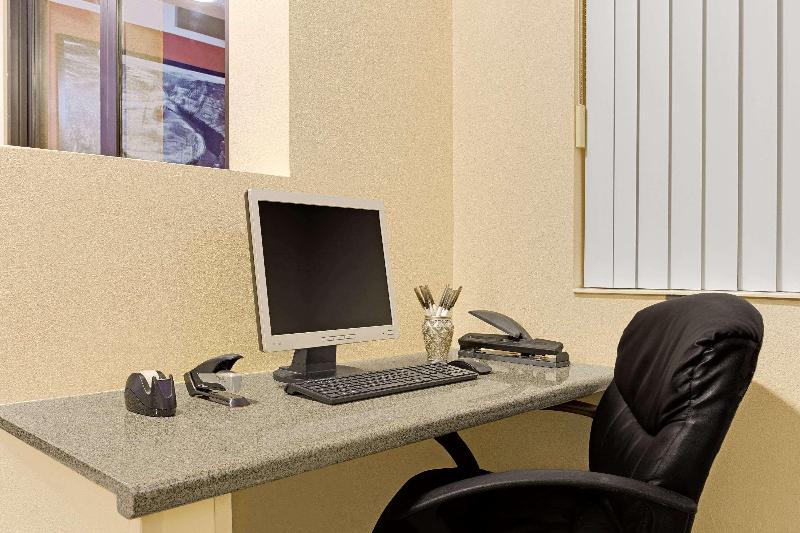 فندق Super 8 By Wyndham Tucson/grant Road Area Az