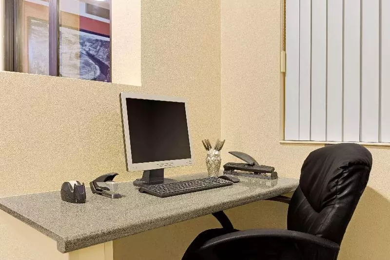 호텔 Super 8 By Wyndham Tucson/grant Road Area Az