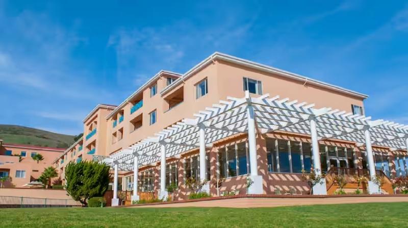 استراحتگاه San Luis Bay Inn