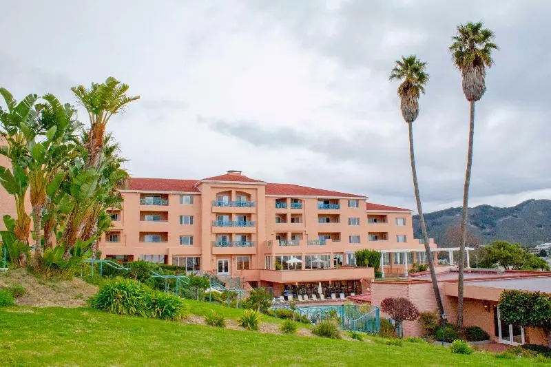 渡假胜地  San Luis Bay Inn