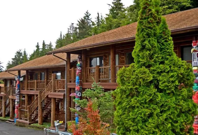 Salmon Falls Resort