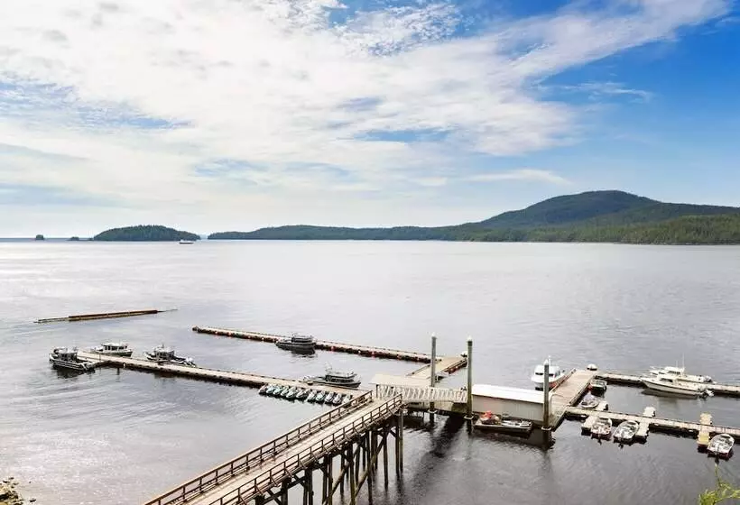 Salmon Falls Resort