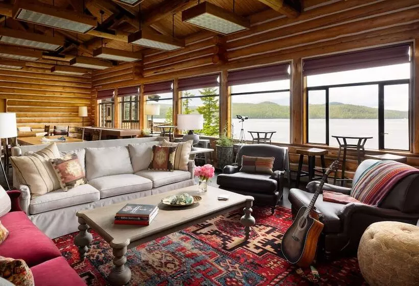 Salmon Falls Resort