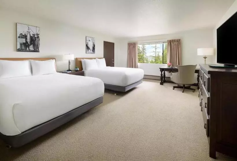 Salmon Falls Resort