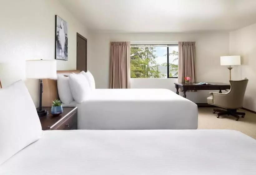 Salmon Falls Resort