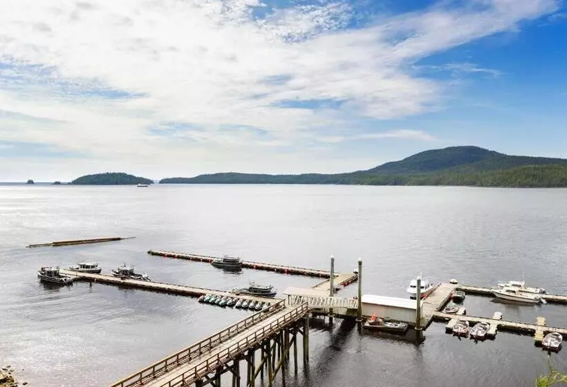 Salmon Falls Resort