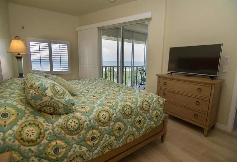 Shell Island Beach Club #7b