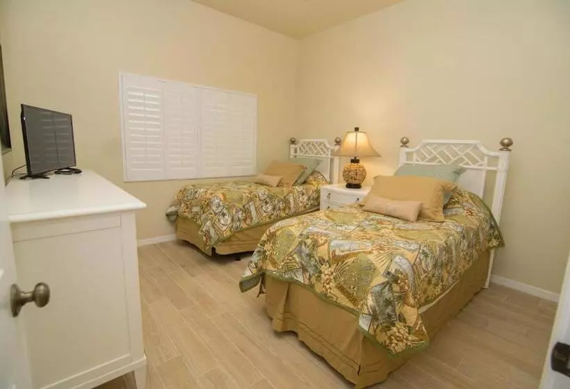 Shell Island Beach Club #7b