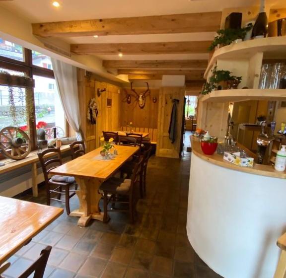 هاستل Gasthaus Edelweiss