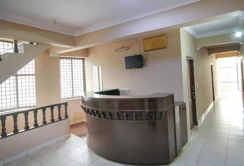 ホテル Spot On 65050 Bawa Lodge