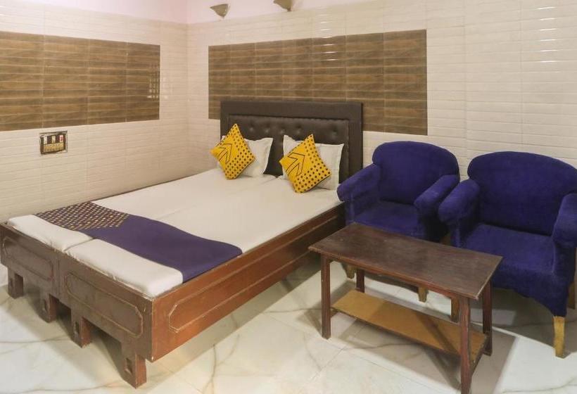 Hotell Spot On 66300  Maitry