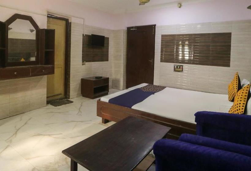 Hotell Spot On 66300  Maitry