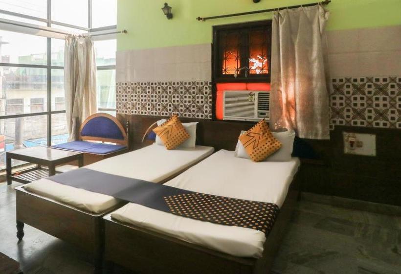 Hotell Spot On 66300  Maitry