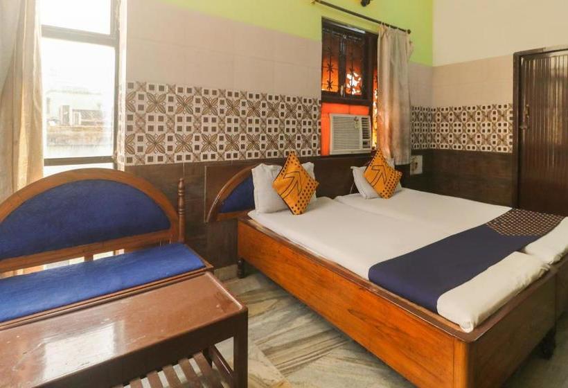 Hotell Spot On 66300  Maitry