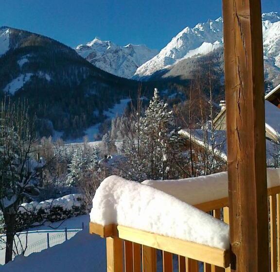 بنسيون Gite Le Flourou