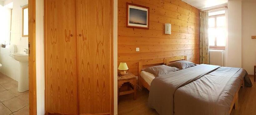 بنسيون Gite Le Flourou