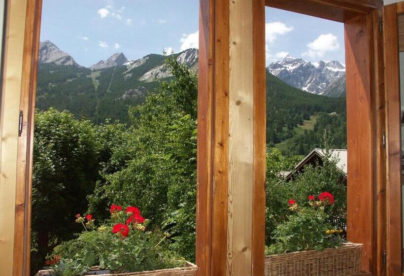 بنسيون Gite Le Flourou