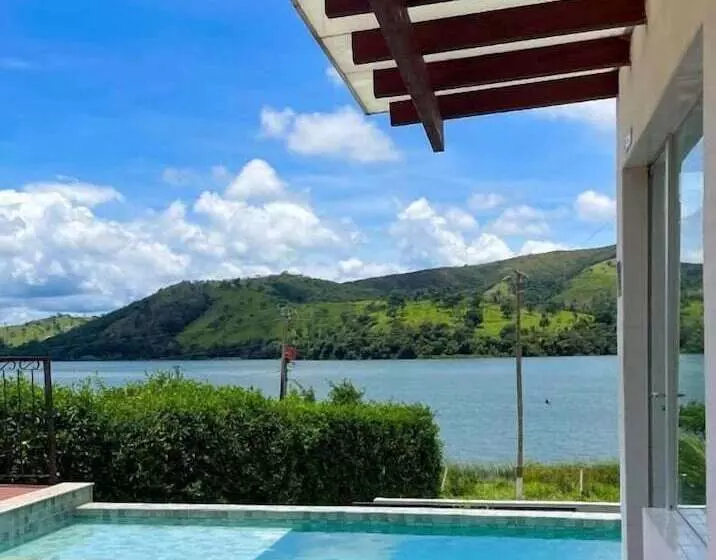 ペンション Pousada Vila Do Lago
