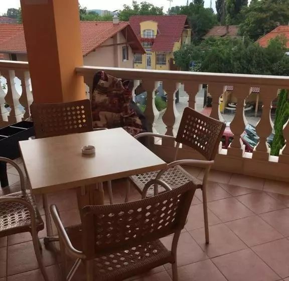 Majatalo Studio Florida