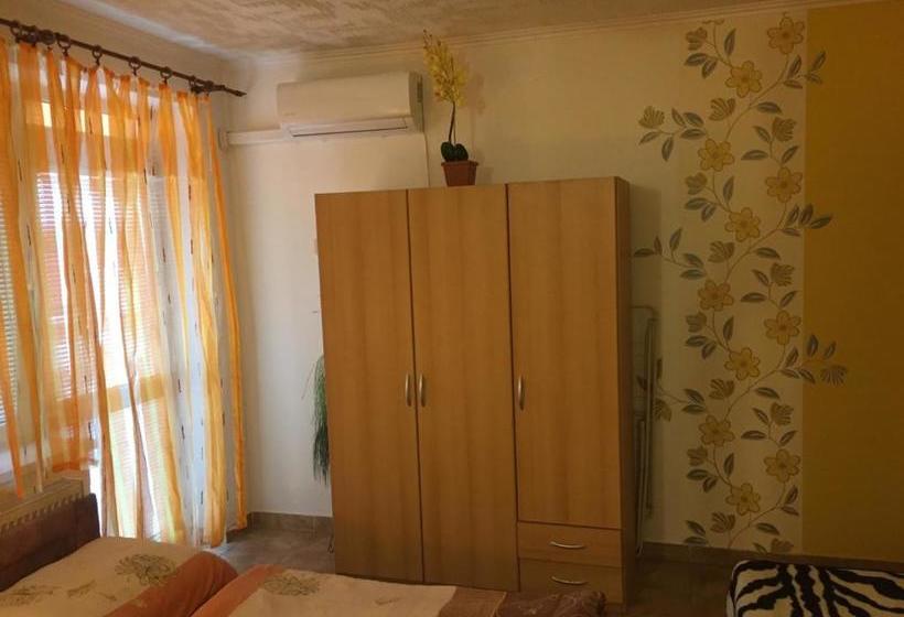 Пансион Studio Florida