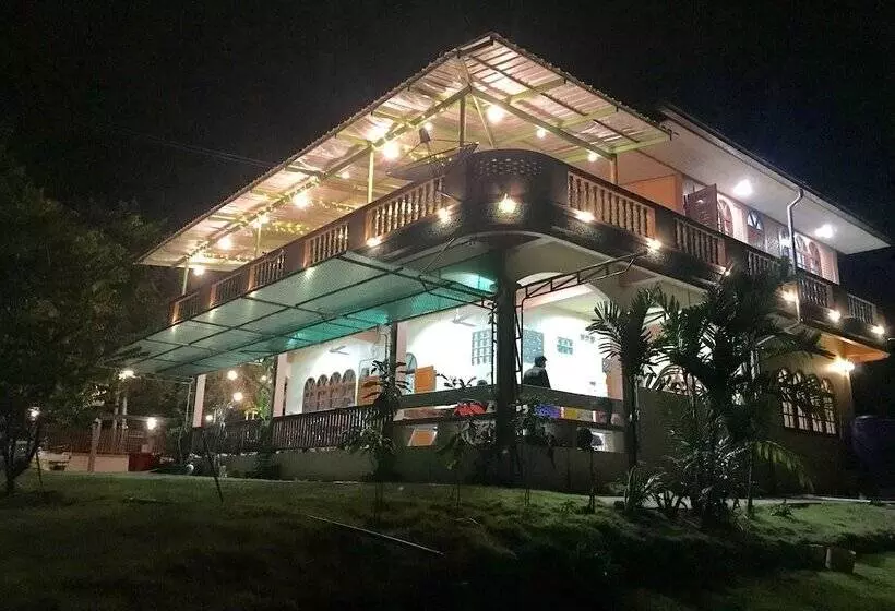 Baan Apa Erawan Resort