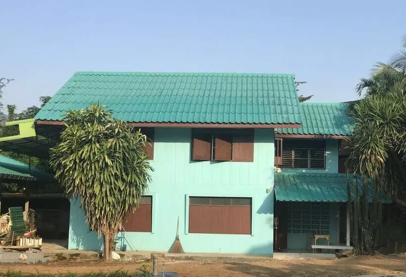 Baan Apa Erawan Resort