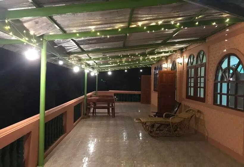 Baan Apa Erawan Resort