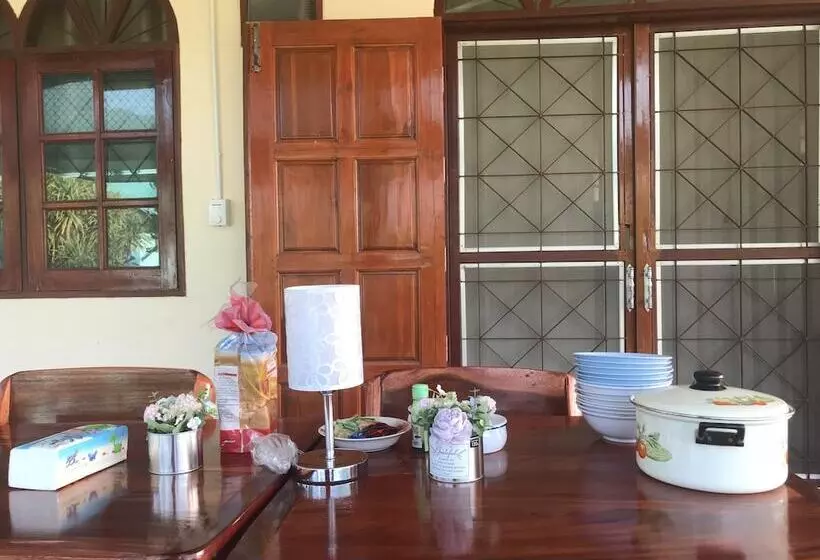 Baan Apa Erawan Resort
