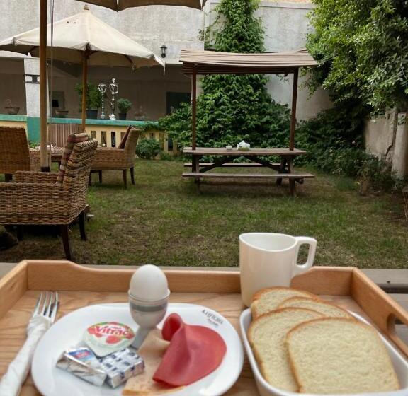 پانسیون The Grand Pyramids View