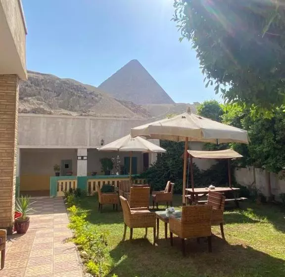 پانسیون The Grand Pyramids View