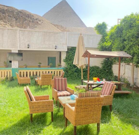 پانسیون The Grand Pyramids View