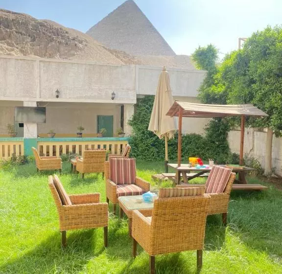 پانسیون The Grand Pyramids View