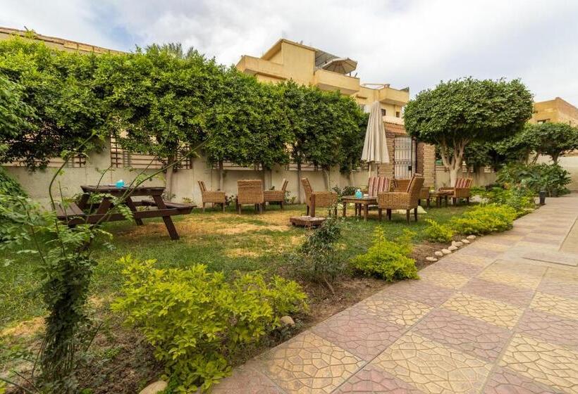 پانسیون The Grand Pyramids View