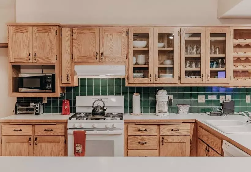 29sl   Hot Tub   Sauna   Bbq   Shuffle Board   Sleeps 11