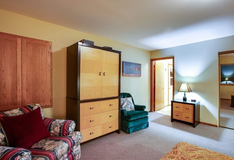 29sl   Hot Tub   Sauna   Bbq   Shuffle Board   Sleeps 11