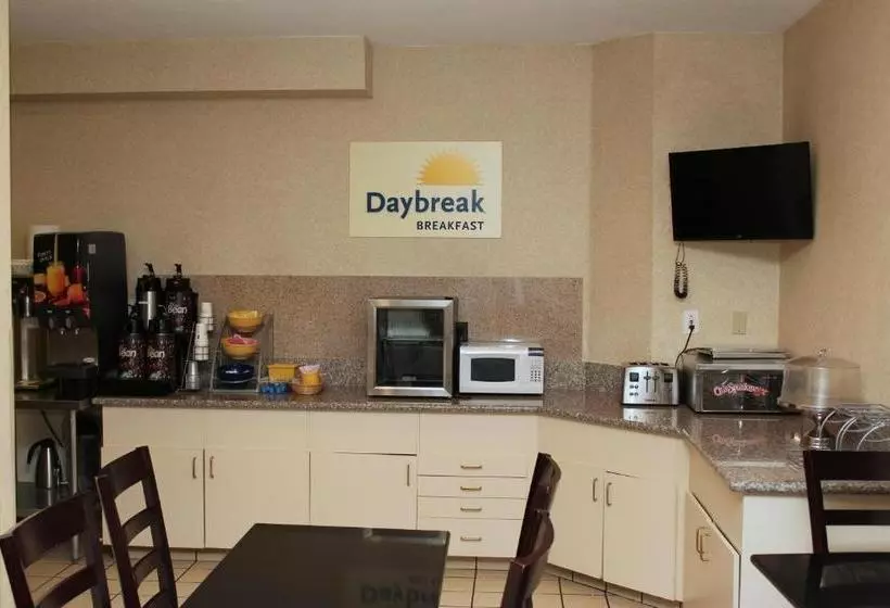 בית מלון כפרי Surestay Plus By Best Western Portland East