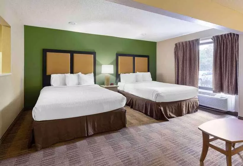 בית מלון כפרי Extended Stay America Select Suites Raleigh Cary Regency Parkway South