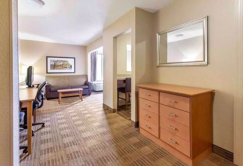 בית מלון כפרי Extended Stay America Select Suites Raleigh Cary Regency Parkway South