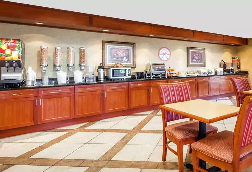 酒店 Howard Johnson By Wyndham Evansville East