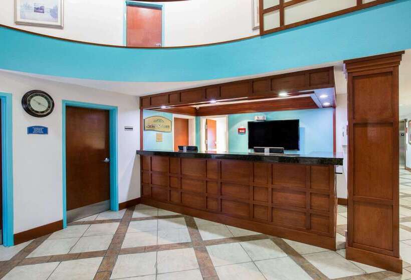 هتل Howard Johnson By Wyndham Evansville East