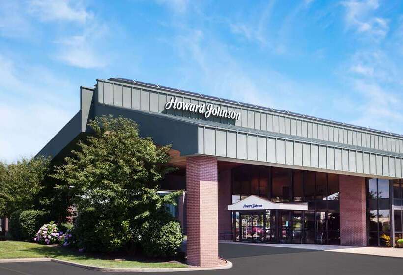 هتل Howard Johnson By Wyndham Evansville East